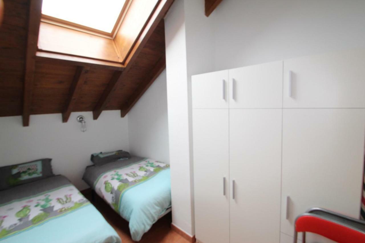Urbanizacion Lagos Azules Apartamento Комільяс Екстер'єр фото